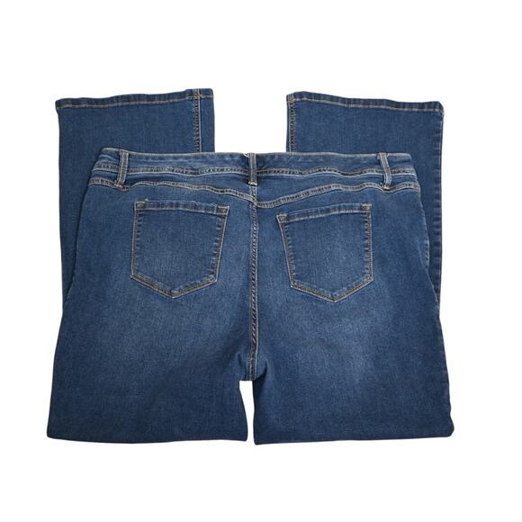 Torrid Women's 22 Plus Short Luxe Slim Boot Jean - Picture 5 of 11